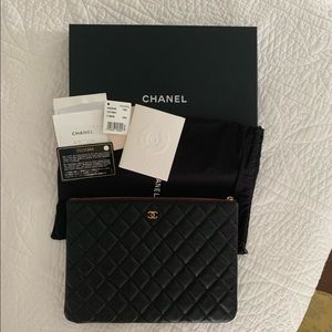Chanel o case